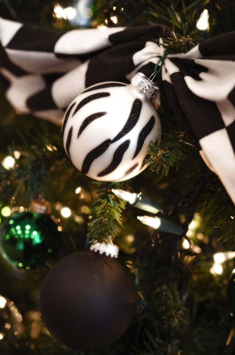 Black & white ornaments