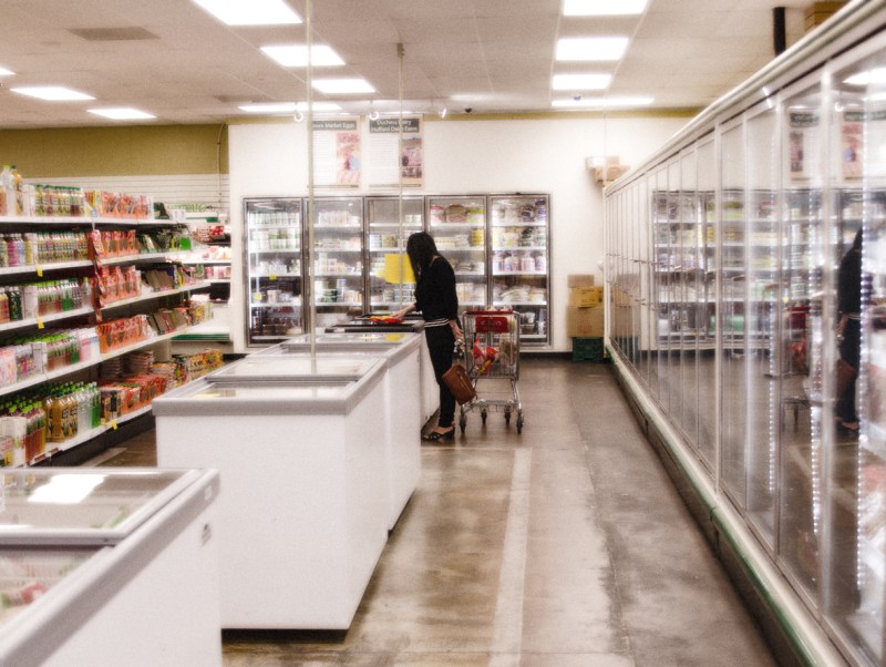 Frozen food section Oasis diffuse glow color rs