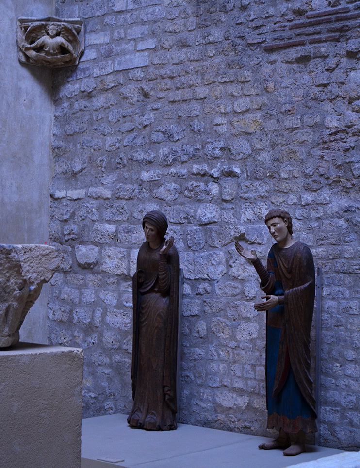 Twin figures cool tones