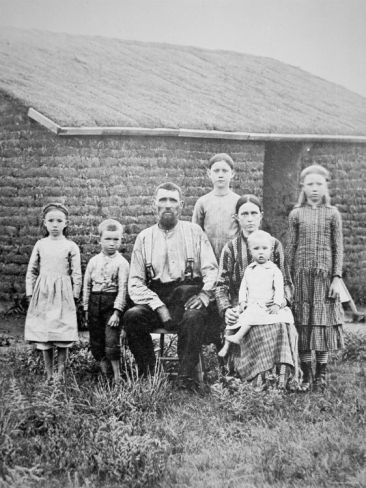 pioneer-family-from-bridgeman-images